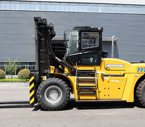 xe nang dau 25 tan 9