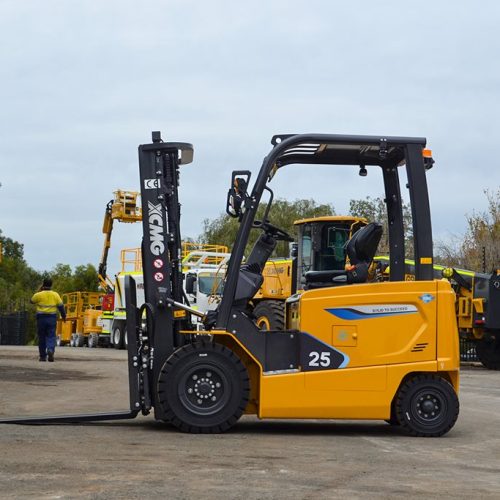 xe nang dien ngoi lai 2.5 tan 9